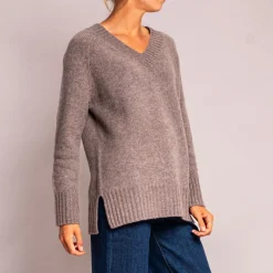 CASH CA Long V Neck Chunky Knit in Fossil