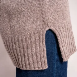CASH CA Long V Neck Chunky Knit in Fossil