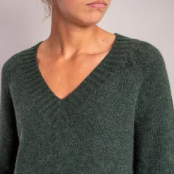 CASH CA Long V Neck Chunky Knit in Dark Green