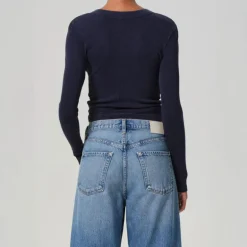 CITIZENS OF HUMANITY Vara Henley Top in Mineral Navy