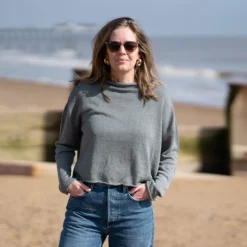 COLLEN & CLARE Pea Linen Crop Knit in Smoke