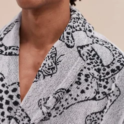 Desmond & Dempsey Jag Print Unisex Towel Robe in Cream