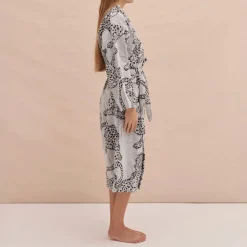 Desmond & Dempsey Jag Print Unisex Towel Robe in Cream