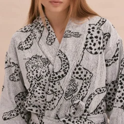 Desmond & Dempsey Jag Print Unisex Towel Robe in Cream