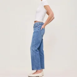 DL1961 Romie Slim Straight Mid Rise Highluxe Jeans in Meadow Lake