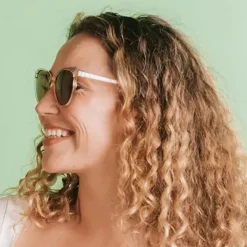 GOODLOOKERS Millie Reading Sunglasses in Transparent Pink