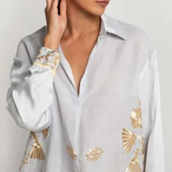GREEK ARCHAIC KORI Crete Viscose Back Shirt in Light Grey/Gold
