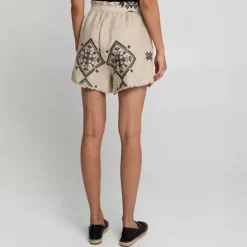 GREEK ARCHAIC KORI Lefkada Shorts in Beige/Black