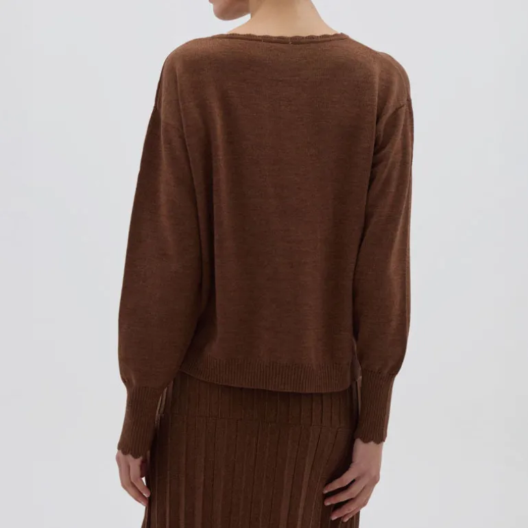 IRIS & WOOL Core Merino Logo Sweater in Walnut Melange