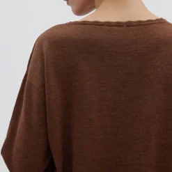 IRIS & WOOL Core Merino Logo Sweater in Walnut Melange