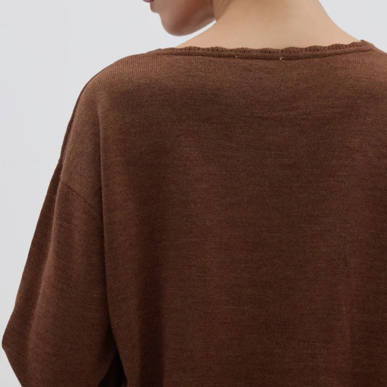 IRIS & WOOL Core Merino Logo Sweater in Walnut Melange