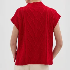 IRIS & WOOL Heart Cable Vest in True Red