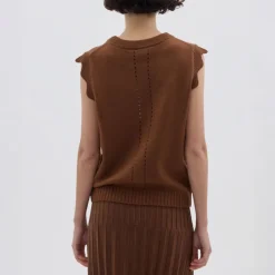 IRIS & WOOL Scallop Vest in Walnut