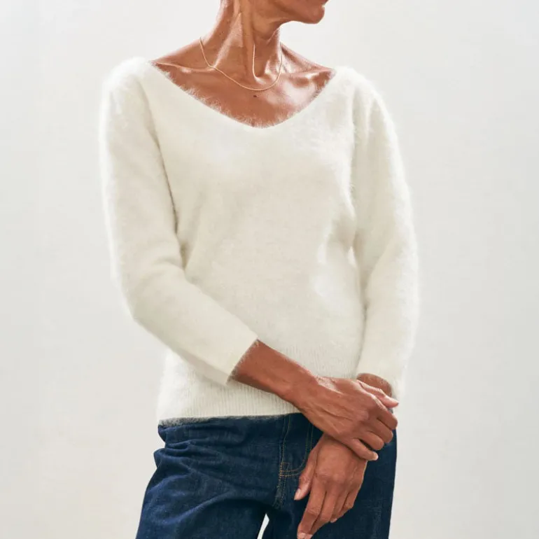 Jumper 1234 Brushed Vee Knit in Cream