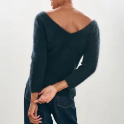 Jumper 1234 Brushed Vee Knit in Black