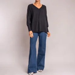 Jumper 1234 Oversize V Neck Jumper in Black