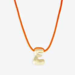 LA MOME BIJOU E Initial Joy Letter Necklace in Gold
