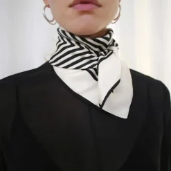 LE SCARF No. 1 Scarf 65cm in Cream & Black