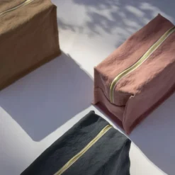 LES PENSIONNAIRES Organic Cotton Cube Toiletry Bag in Rosewood