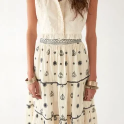 MAISON HOTEL Charlotte Skirt in Off White