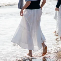 MAISON HOTEL Luisa Skirt in White Lilies