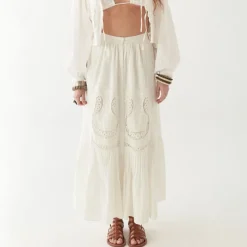 MAISON HOTEL Luisa Skirt in White Lilies
