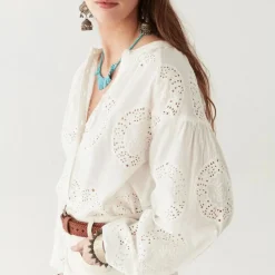 MAISON HOTEL Margaret Blouse in Off White