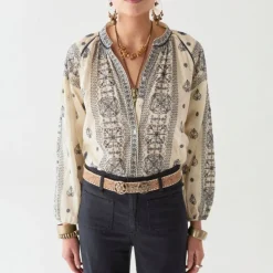 MAISON HOTEL Stephanie Blouse in Off White