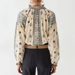 MAISON HOTEL Stephanie Blouse in Off White