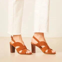 RIVECOUR Sandal 55 Suede Block Heel in Cognac