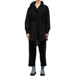 Rossby Coat in New Black | Collen and Clare