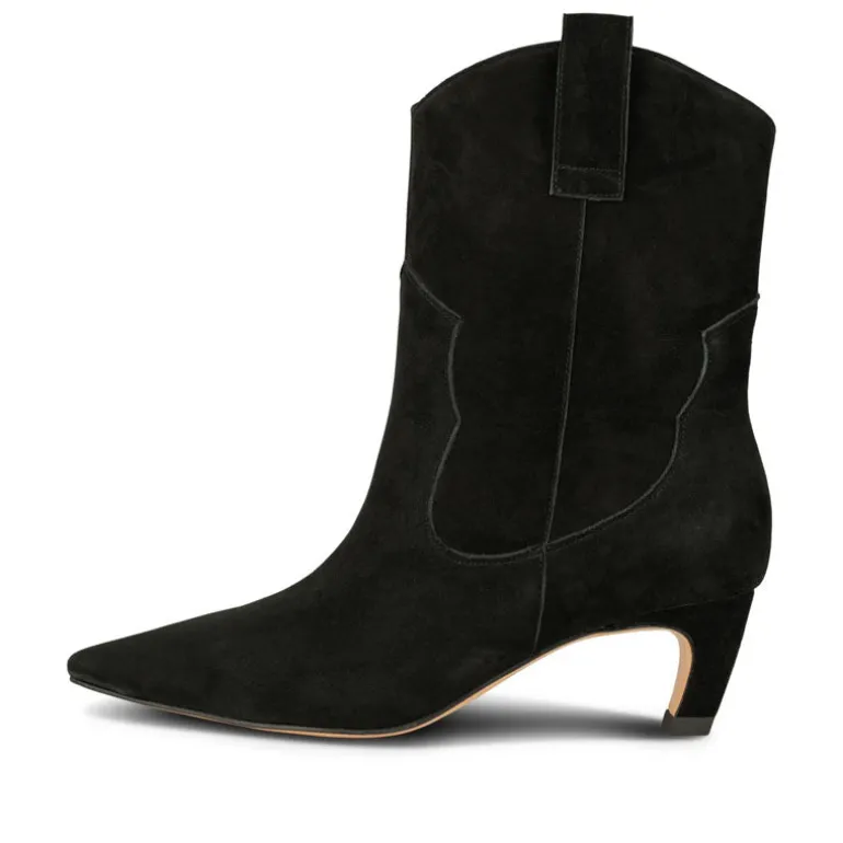 SHOE THE BEAR Dicte Suede Boots in Black