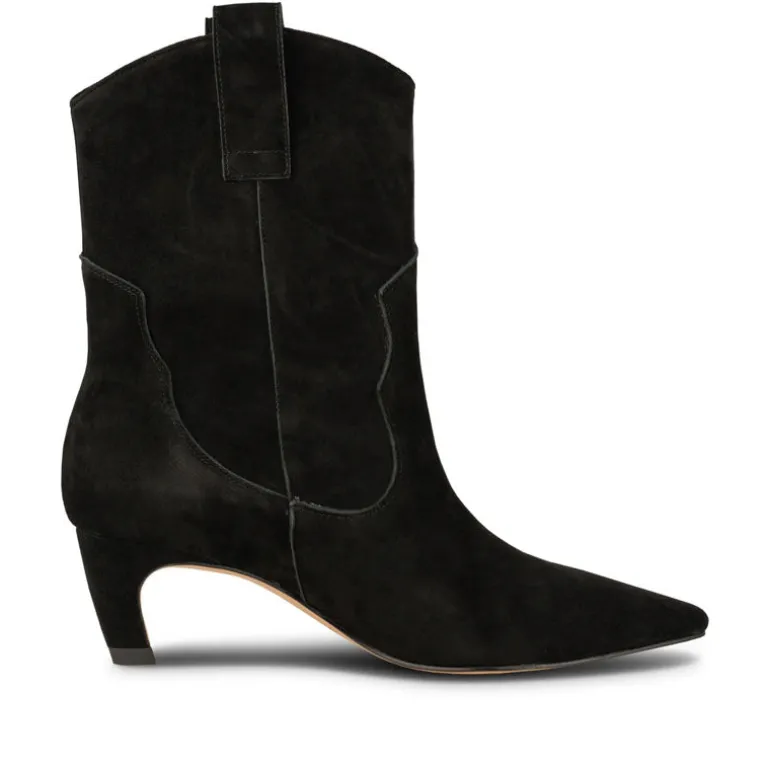 SHOE THE BEAR Dicte Suede Boots in Black