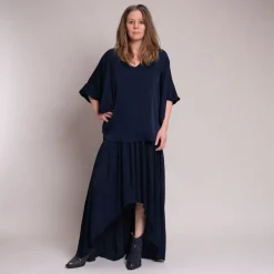 Silk95five Austin Top in Navy