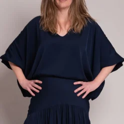 Silk95five Austin Top in Navy