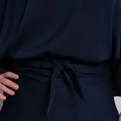 Silk95five Austin Top in Navy