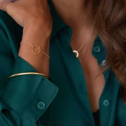 Unity Circle Chain Bracelet in Gold | Collen & Clare