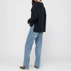 VAN KUKIL Adalyn V Neck Jumper in Ebony Shadow