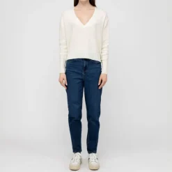 VAN KUKIL V Neck Crop Jumper in Angel White