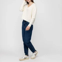 VAN KUKIL V Neck Crop Jumper in Angel White
