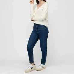 VAN KUKIL V Neck Crop Jumper in Angel White