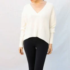 VAN KUKIL V Neck Crop Jumper in Angel White