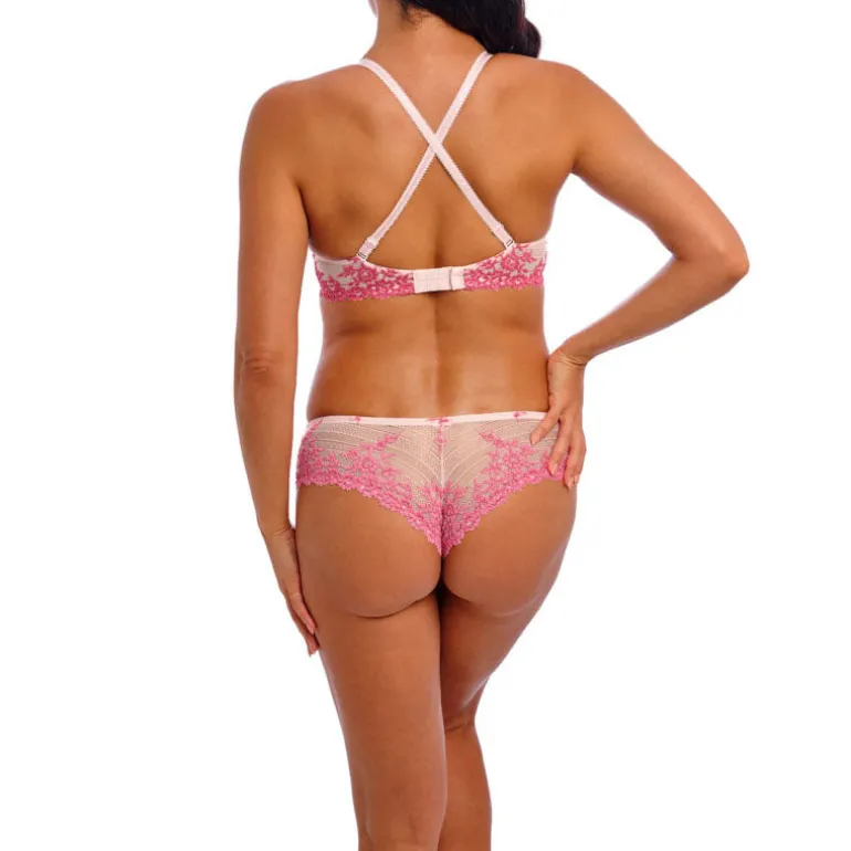 WACOAL Embrace Lace Plunge Underwire Bra in Ballet Slipper