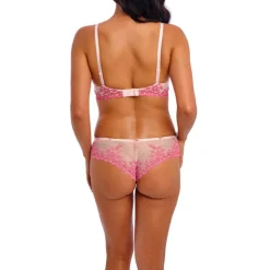 WACOAL Embrace Lace Plunge Underwire Bra in Ballet Slipper