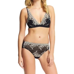 Wacoal Embrace Lace Soft Cup Bra in Black | Collen & Clare