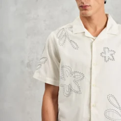 WAX LONDON Didcot Shirt in Ecru/Pale Blue